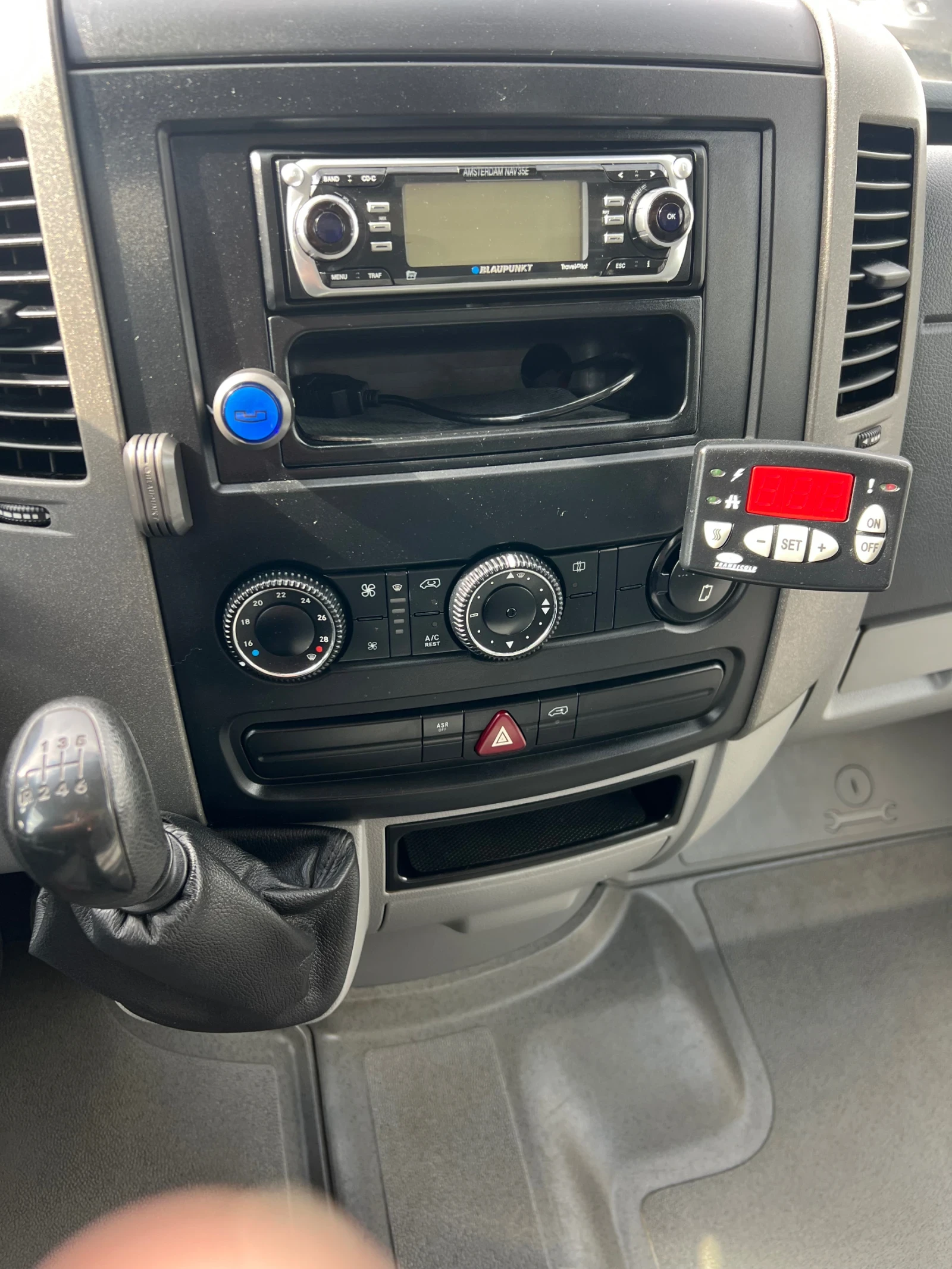 VW Crafter  3.5     | Mobile.bg   15