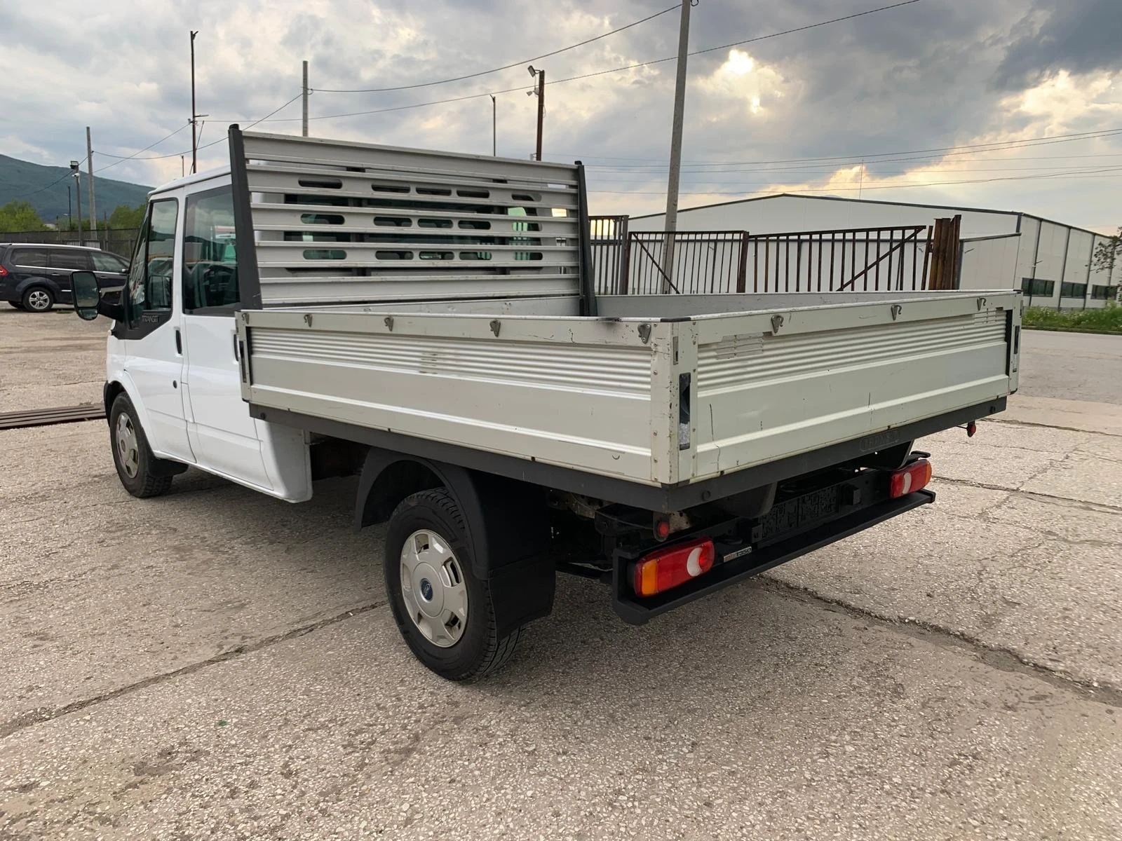 Ford Transit 3, 5т Категория В 6+ 1 места, снимка 8 - Бусове и автобуси - 54512210
