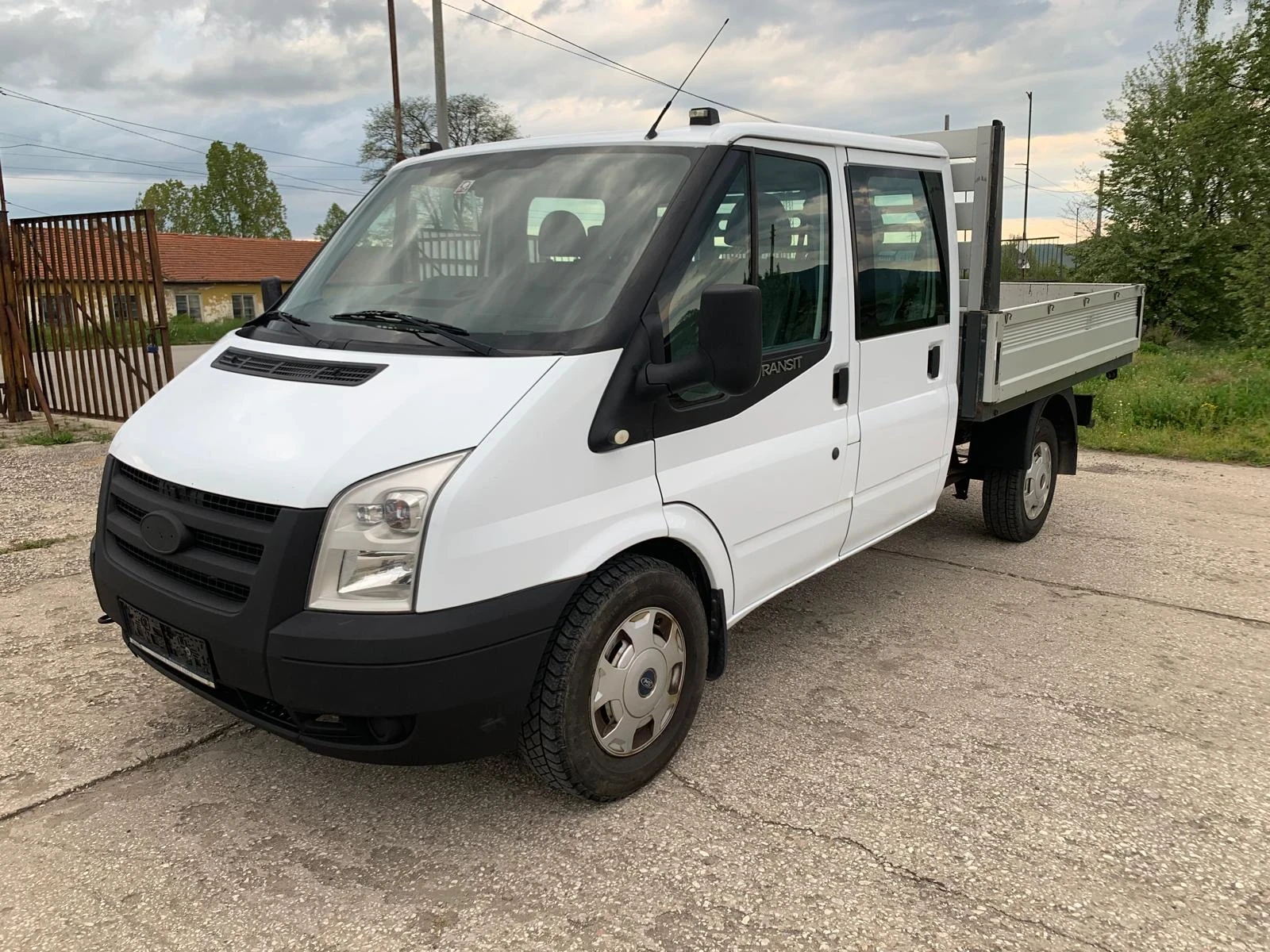 Ford Transit 3, 5т Категория В 6+ 1 места