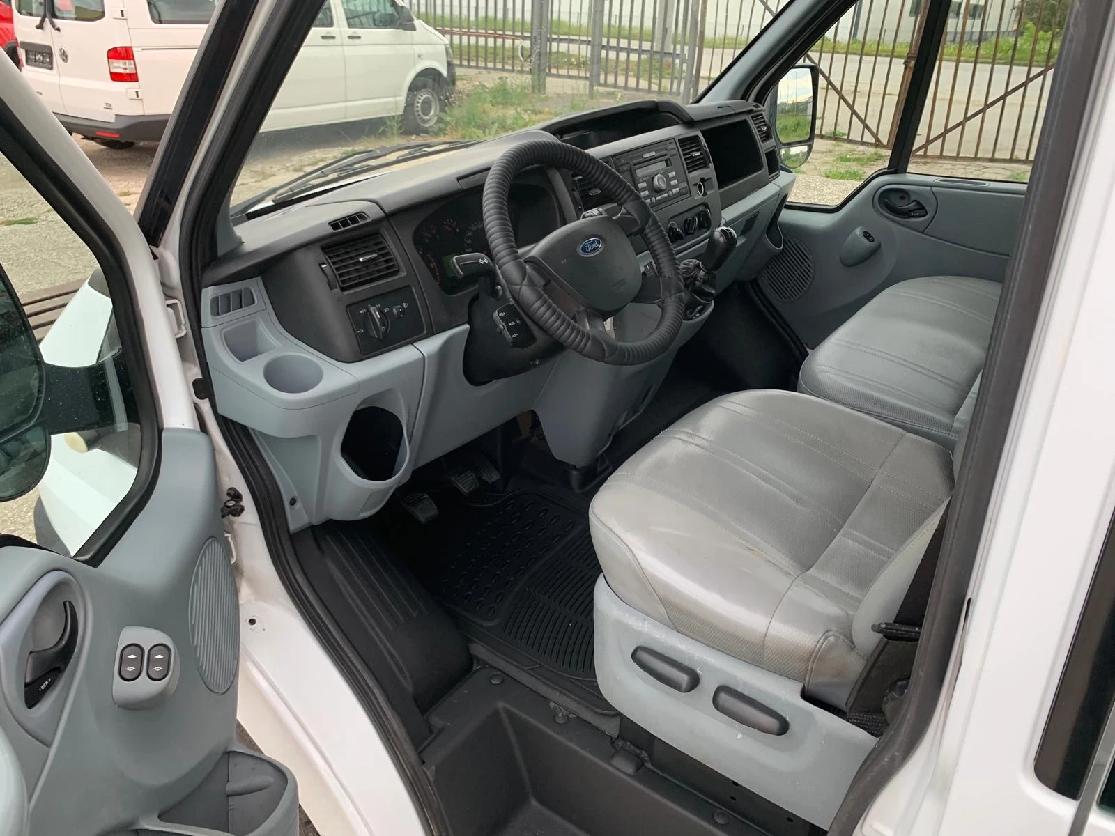 Ford Transit 3, 5т Категория В 6+ 1 места, снимка 13 - Бусове и автобуси - 54512210