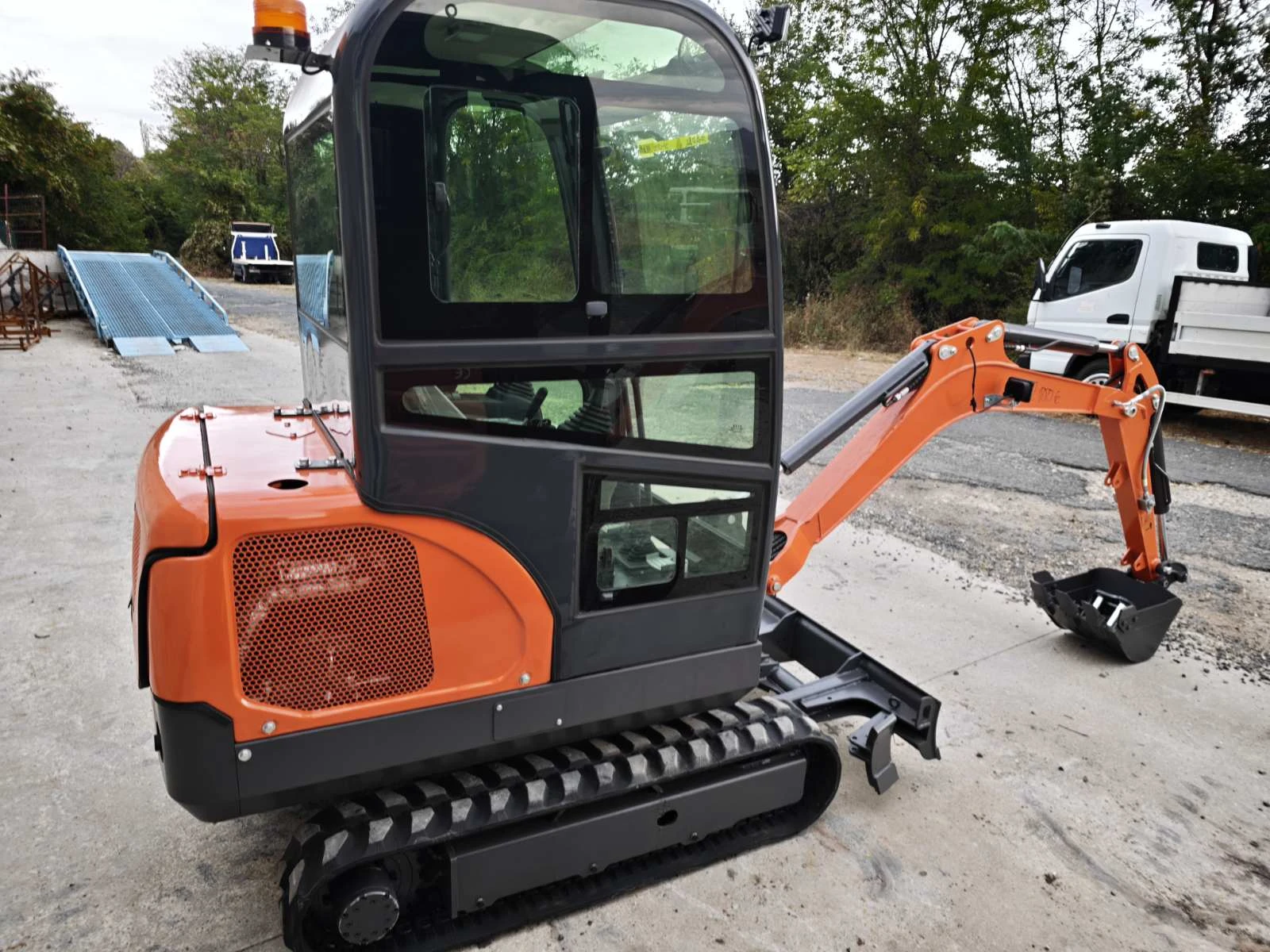 Багер Yanmar ЧИСТО НОВ Yanmar мотор