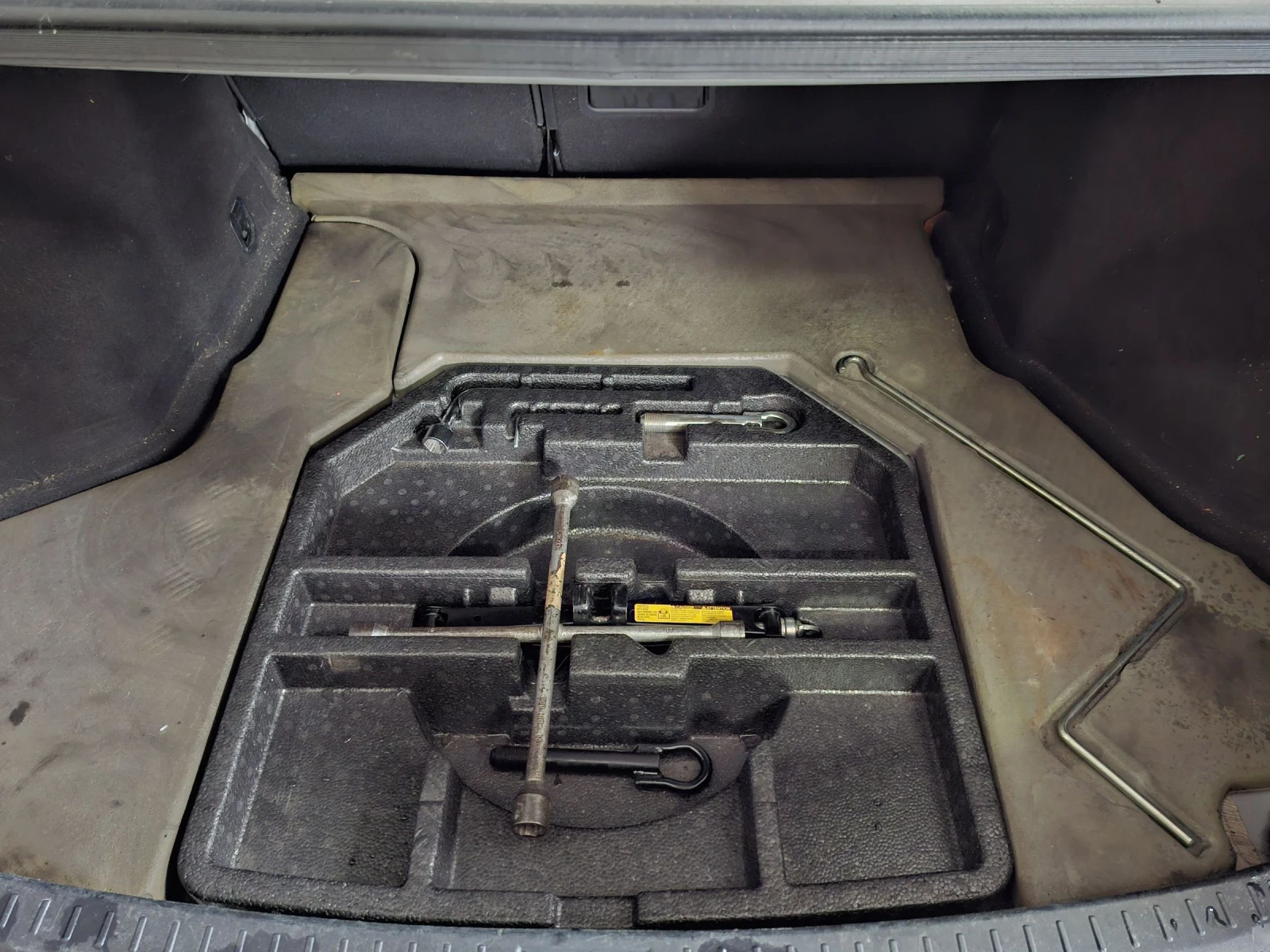 ���� � ������ 215/55R17 �� Toyota Avensis | Mobile.bg � ����������� 13