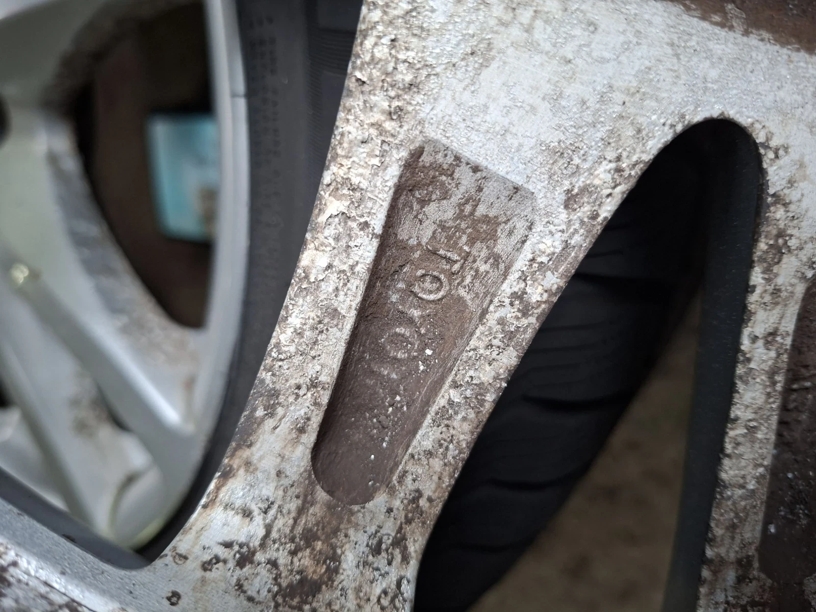 ���� � ������ 215/55R17 �� Toyota Avensis | Mobile.bg � ����������� 10