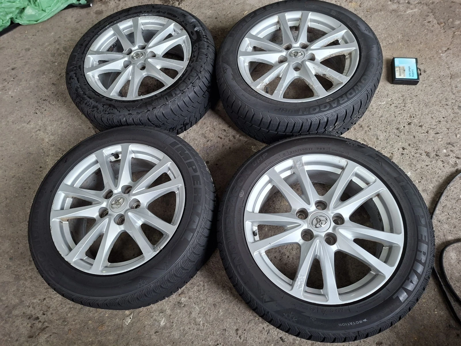 ���� � ������ 215/55R17 �� Toyota Avensis | Mobile.bg � ����������� 4