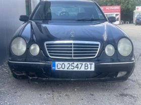 Mercedes-Benz E 220, снимка 4