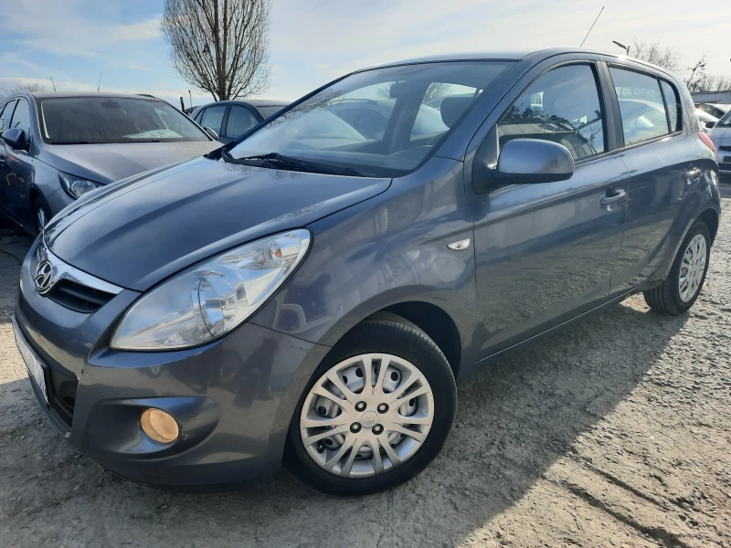 Hyundai I20 2011та 1.3i КАТО НОВА, снимка 3 - Автомобили и джипове - 48351716