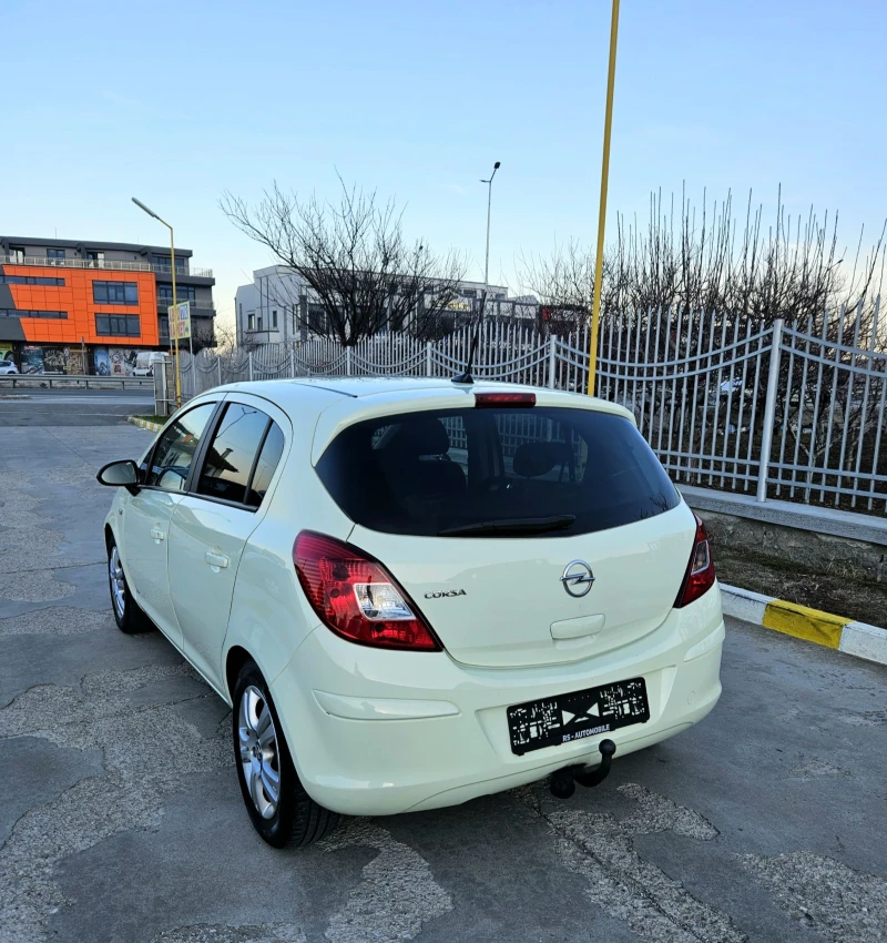 Opel Corsa 1.4i Европа Навигация , снимка 6 - Автомобили и джипове - 48428996