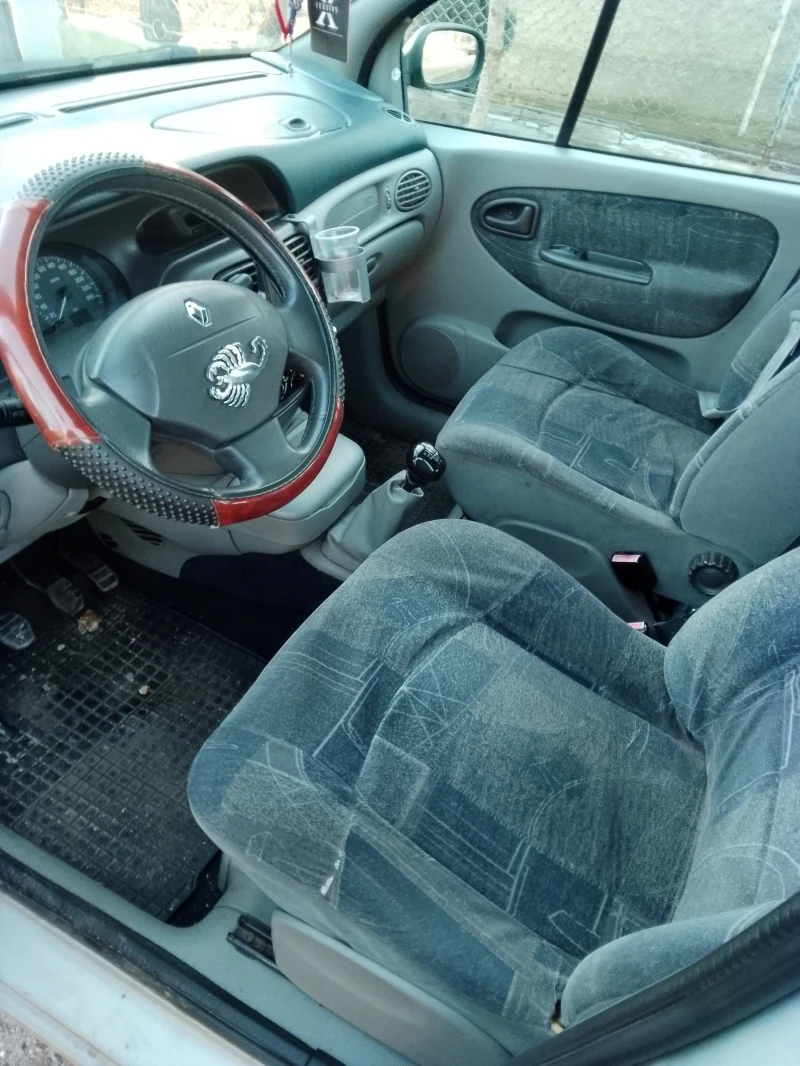 Renault Scenic, снимка 9 - Автомобили и джипове - 48614701