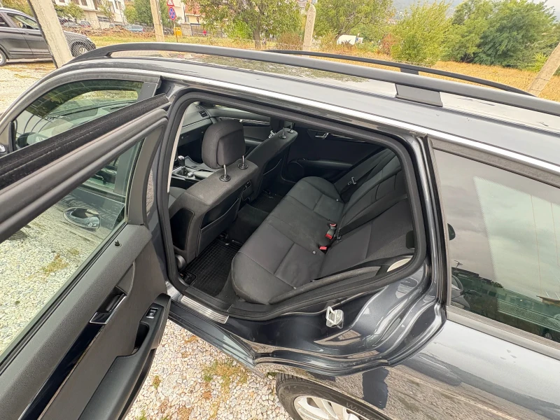 Mercedes-Benz C 180 Kompresor, снимка 16 - Автомобили и джипове - 51877363