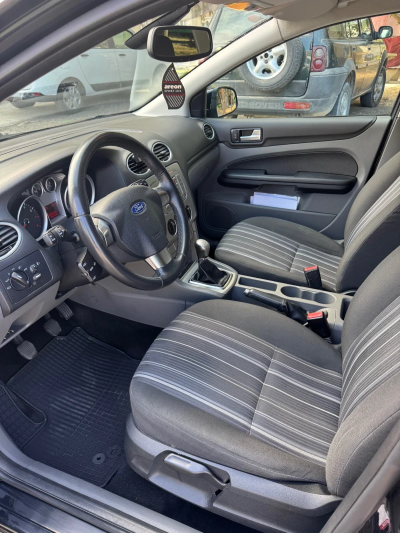Ford Focus 1.6 бензин, снимка 4 - Автомобили и джипове - 53070584