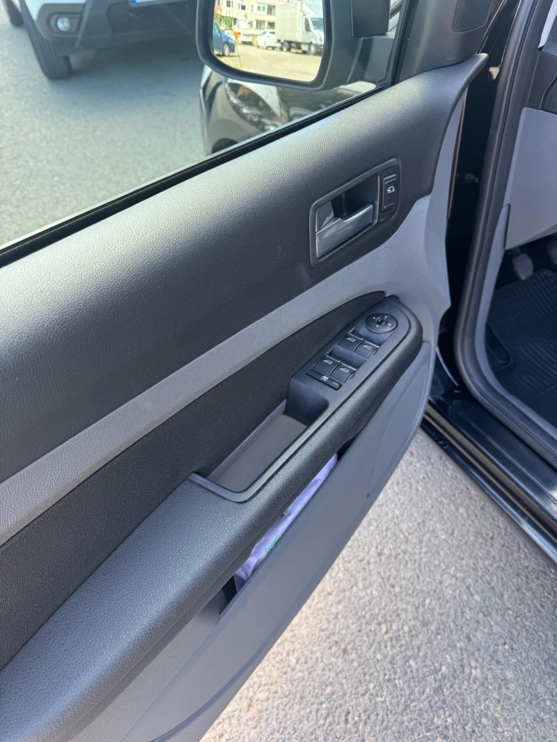 Ford Focus 1.6 бензин, снимка 6 - Автомобили и джипове - 53070584