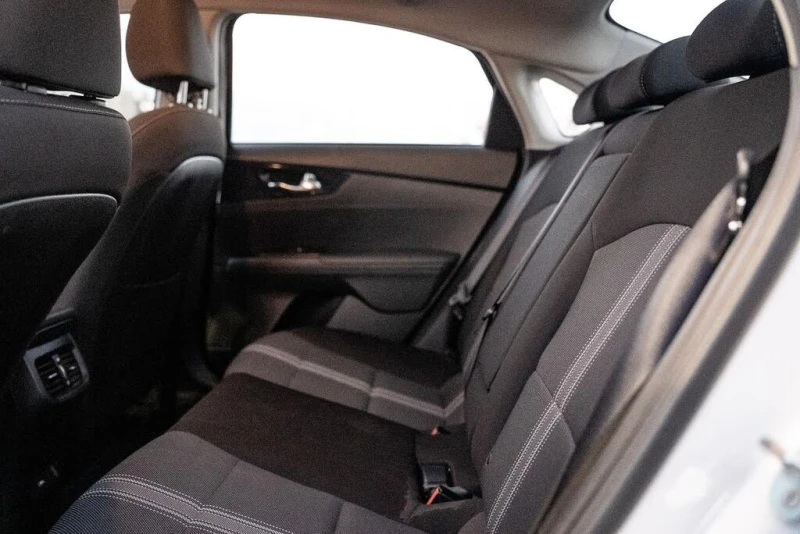 Kia Forte EX FWD* АвтоКредит* (ЦЕНА ДО БГ), снимка 9 - Автомобили и джипове - 53360361