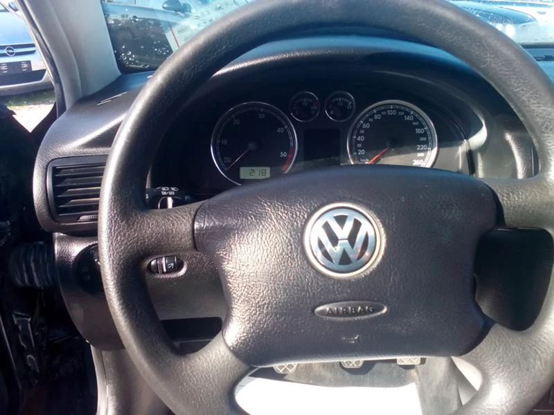 VW Passat, снимка 10 - Автомобили и джипове - 53003465