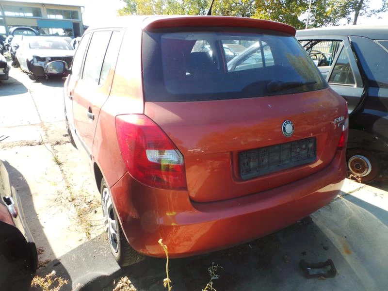 Skoda Fabia 1.2i , снимка 9 - Автомобили и джипове - 47850537