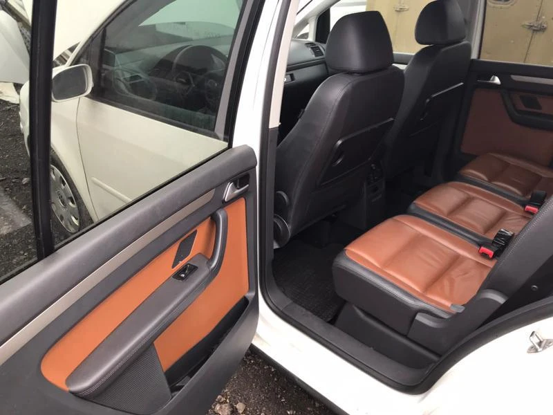 VW Touran 2.0i,Ecofuel,BSX,FACELift109кс., снимка 13 - Автомобили и джипове - 27617196