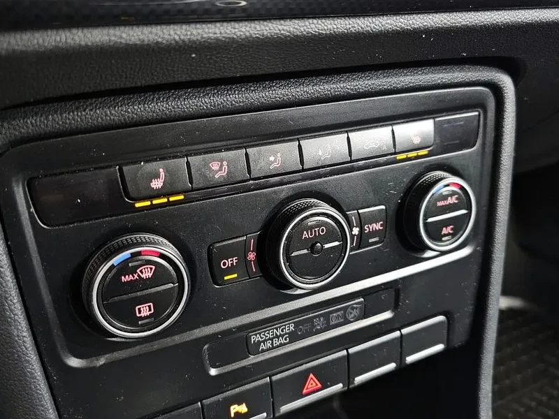 VW Beetle 2.0 Tdi 3Rd Generation, снимка 16 - Автомобили и джипове - 56255675