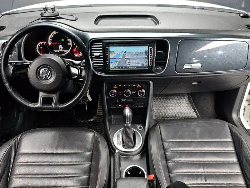 VW Beetle 2.0 Tdi 3Rd Generation, снимка 7 - Автомобили и джипове - 56255675