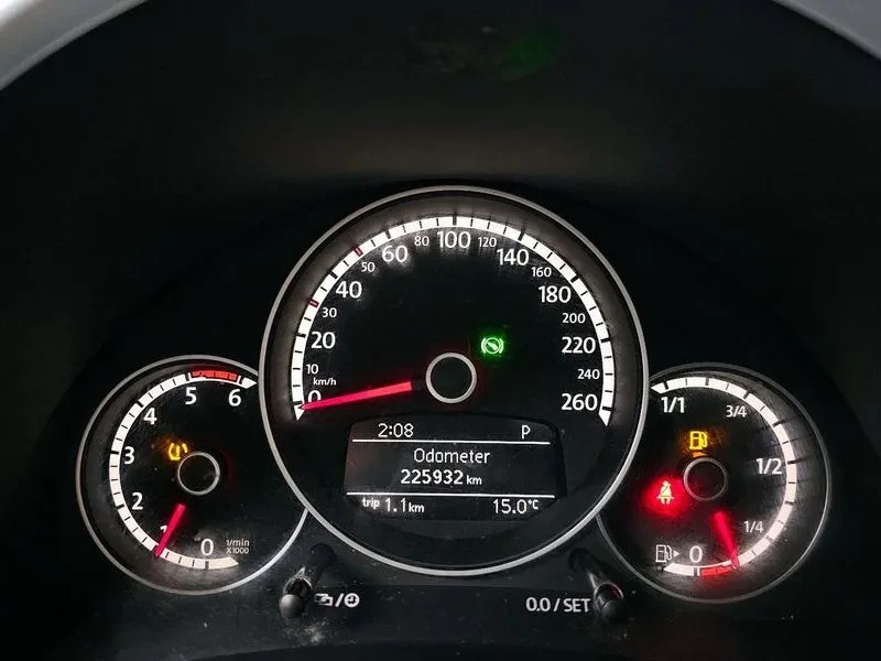 VW Beetle 2.0 Tdi 3Rd Generation, снимка 8 - Автомобили и джипове - 56255675