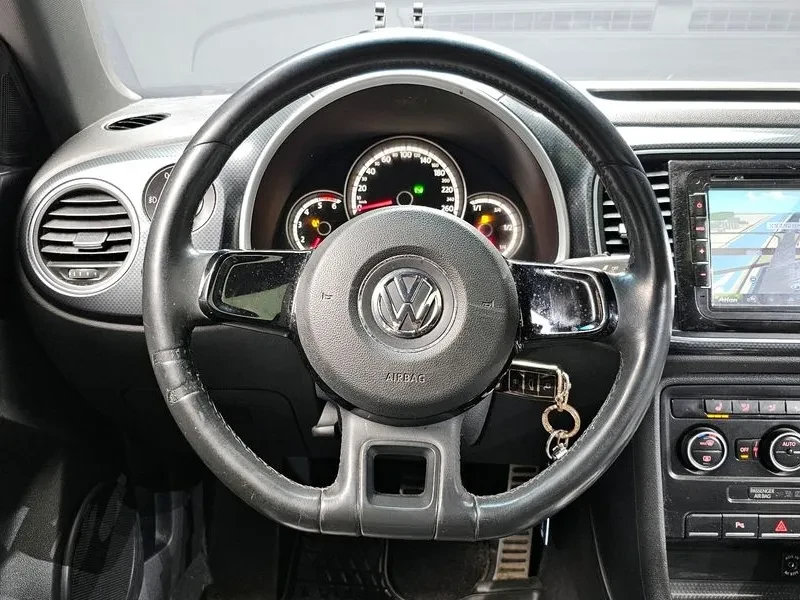 VW Beetle 2.0 Tdi 3Rd Generation, снимка 13 - Автомобили и джипове - 56255675