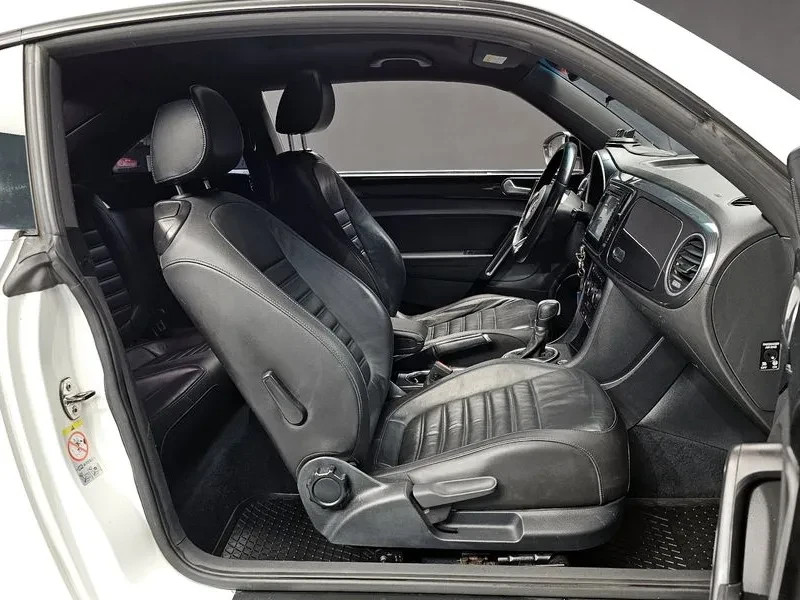 VW Beetle 2.0 Tdi 3Rd Generation, снимка 10 - Автомобили и джипове - 56255675