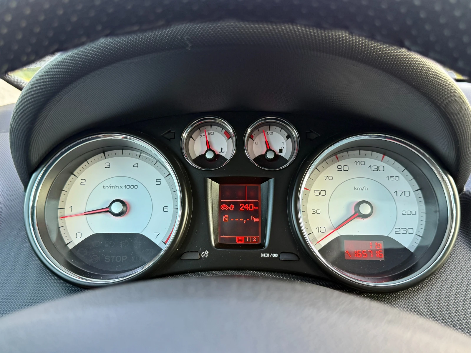 Peugeot 308  - изображение 10