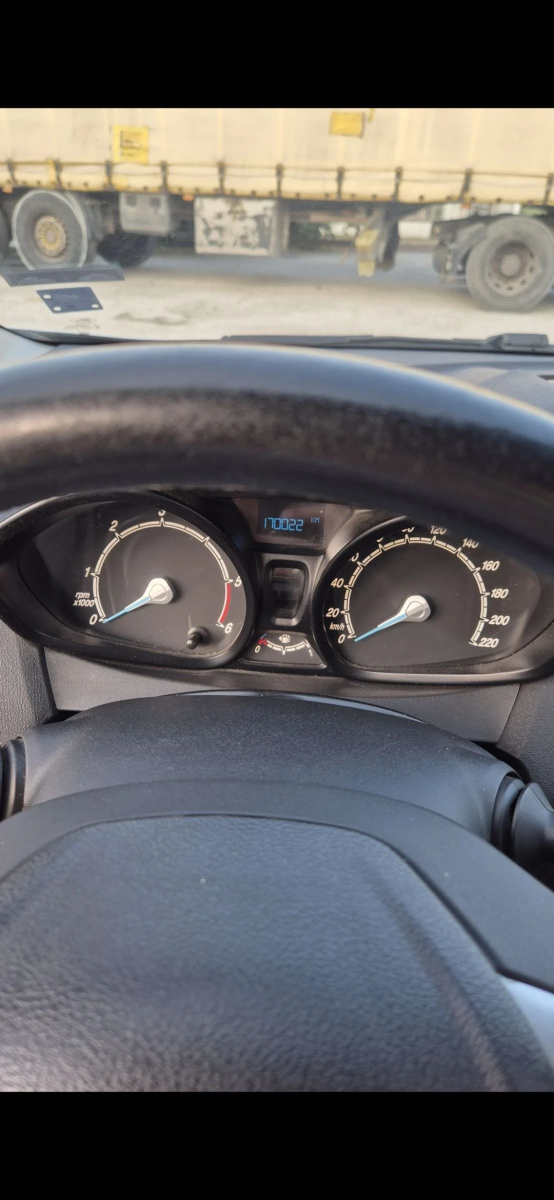 Ford Fiesta 1.5 TDCi 75k.c МОТО-ПФОЕ - изображение 9