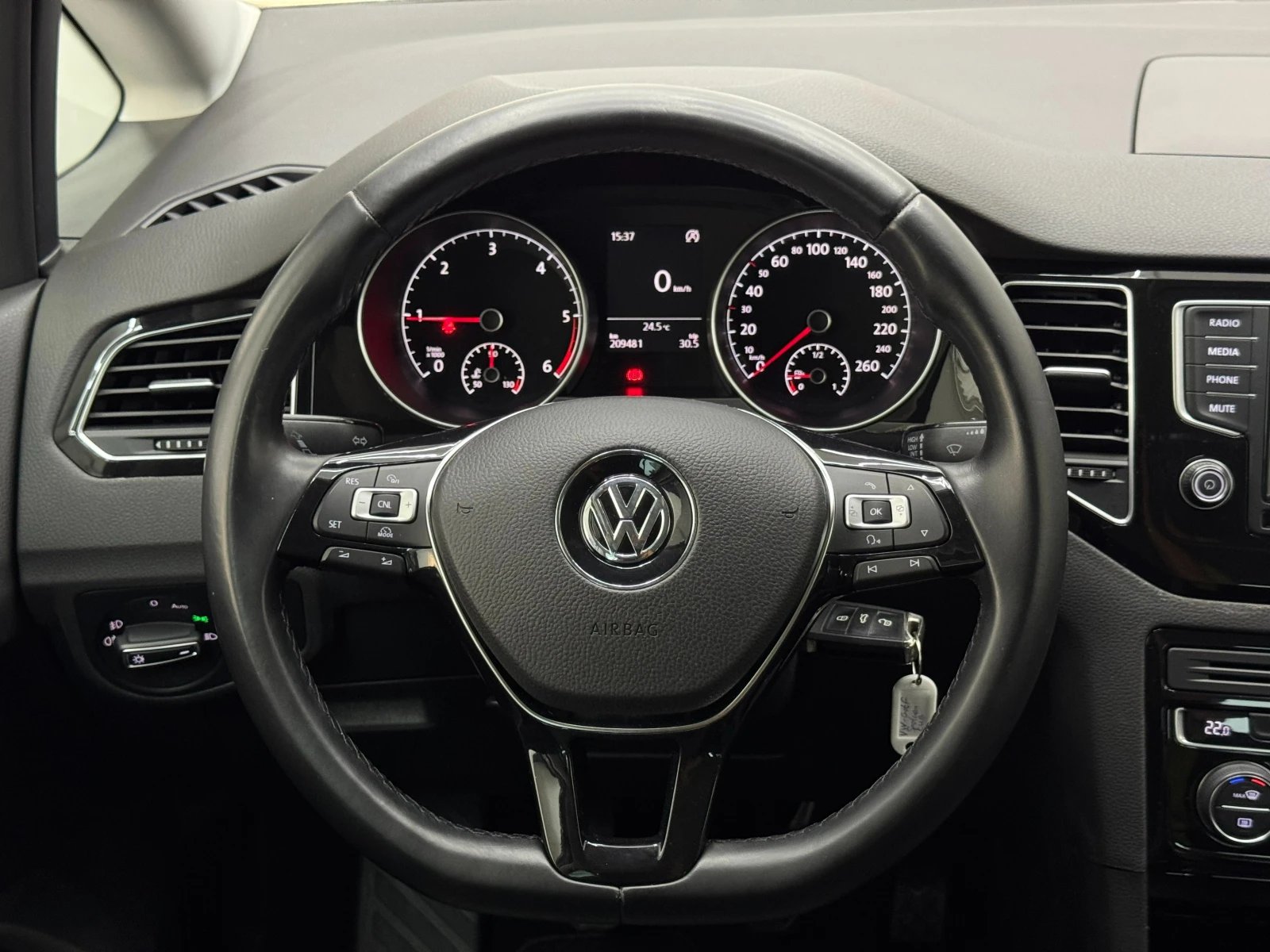 VW Sportsvan 2.0TDI* 150к.с* СЕРВИЗНА КНИЖКА С ПЪЛНА ИСТОРИЯ  - изображение 10