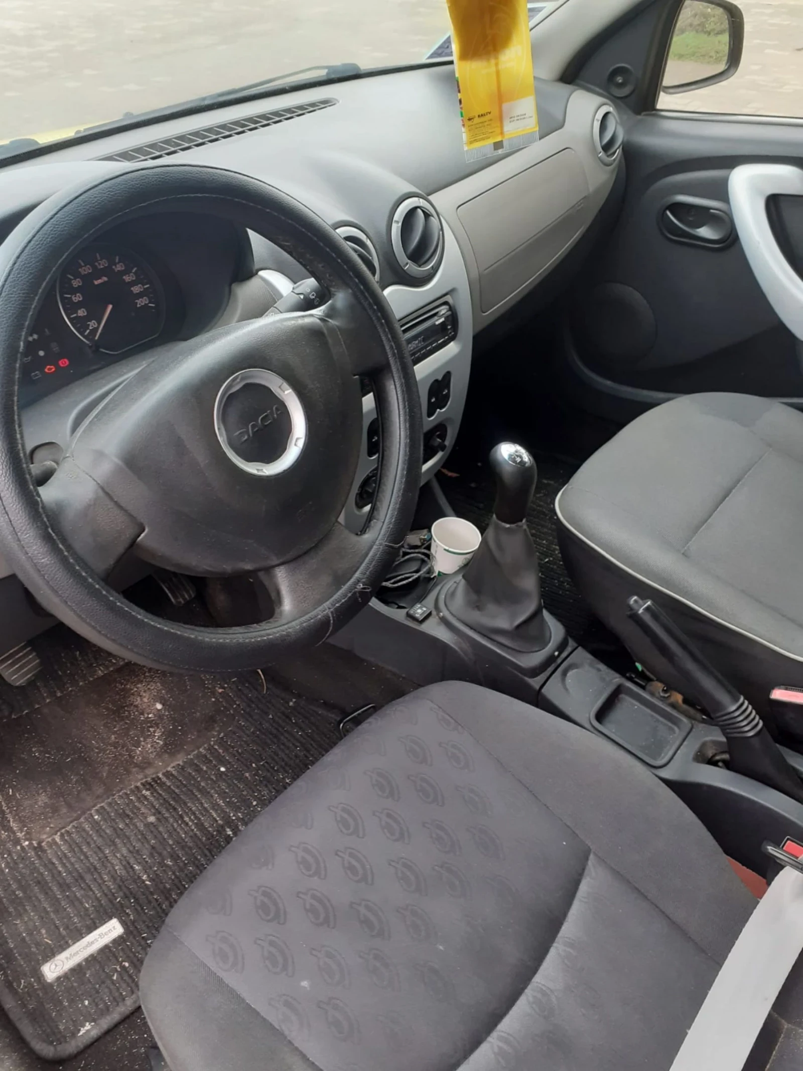 Dacia Logan 1.6 i ГАЗ - изображение 7