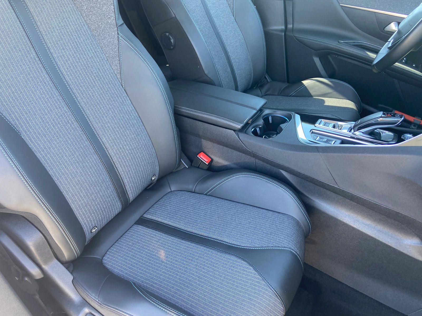 Peugeot 3008 1.2i-Allure-Изключително запазен!, снимка 13 - Автомобили и джипове - 53796889