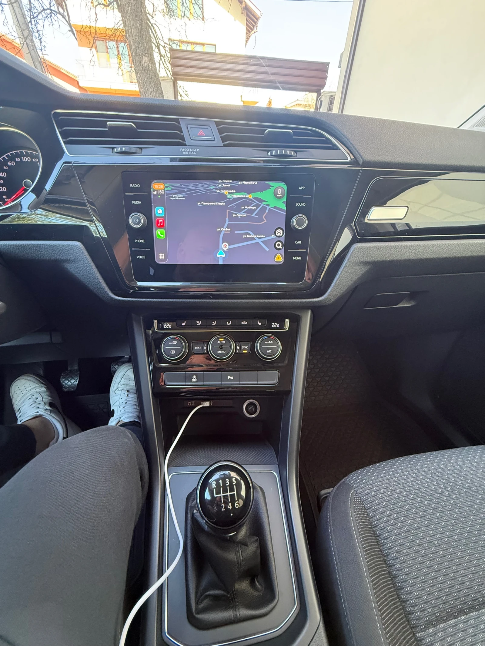 VW Touran 1.6 TDI 116p.s. 7 МЕСТЕН, снимка 9 - Автомобили и джипове - 53799894