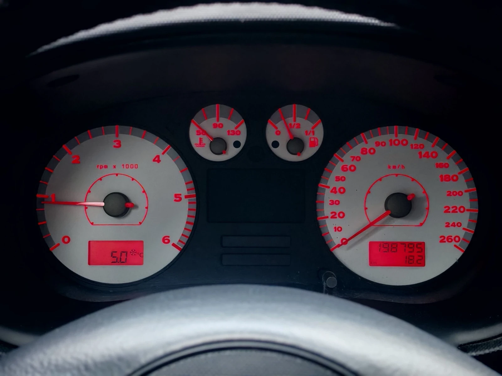 Seat Leon 1.9TDI(150)(ARL)* FACELIFT* FR-EDITION* НОВ ВНОС* , снимка 13 - Автомобили и джипове - 53865955