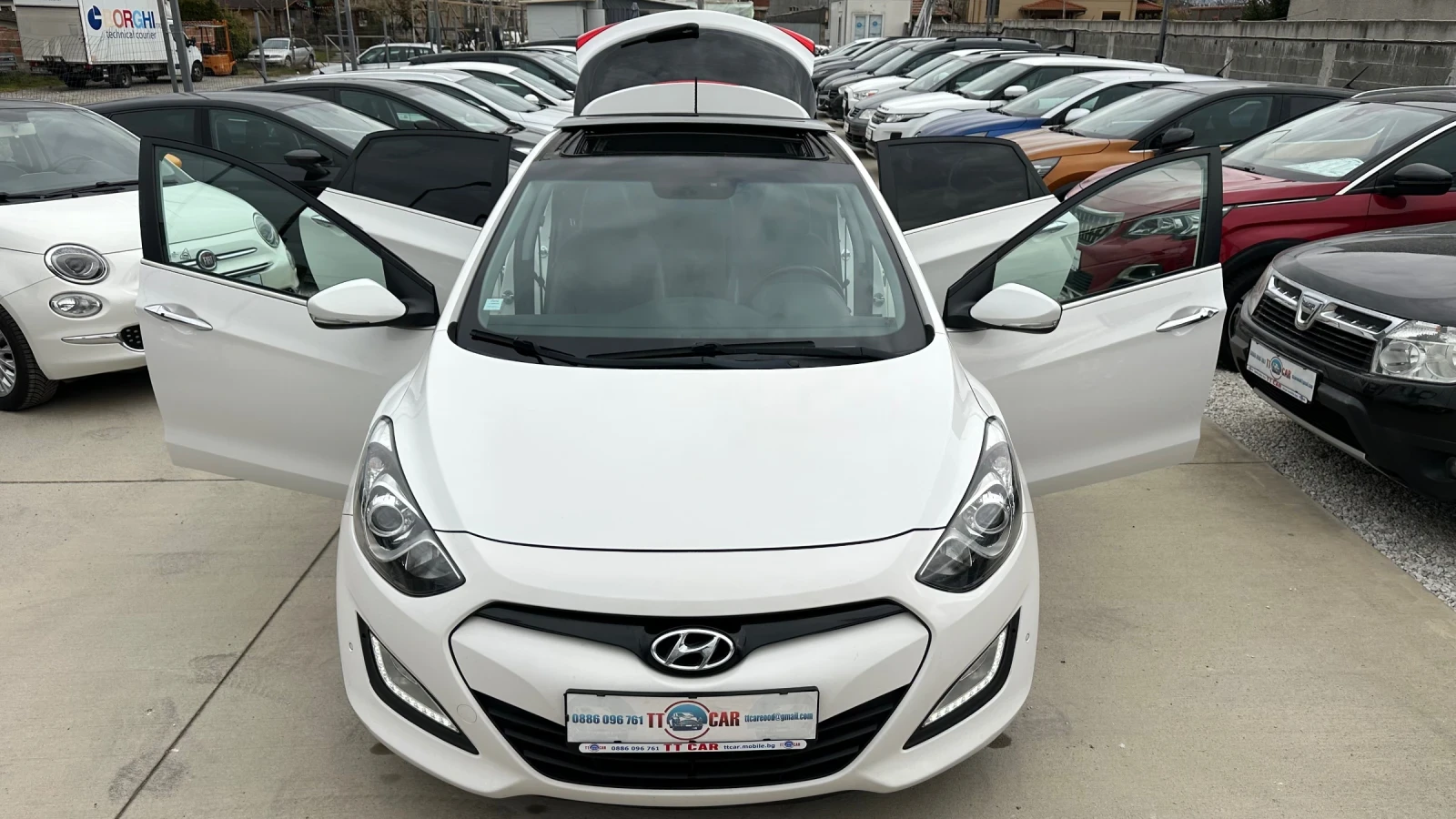 Hyundai I30 1.6crdi Pack Premium Вс.екстри!, снимка 7 - Автомобили и джипове - 53901739