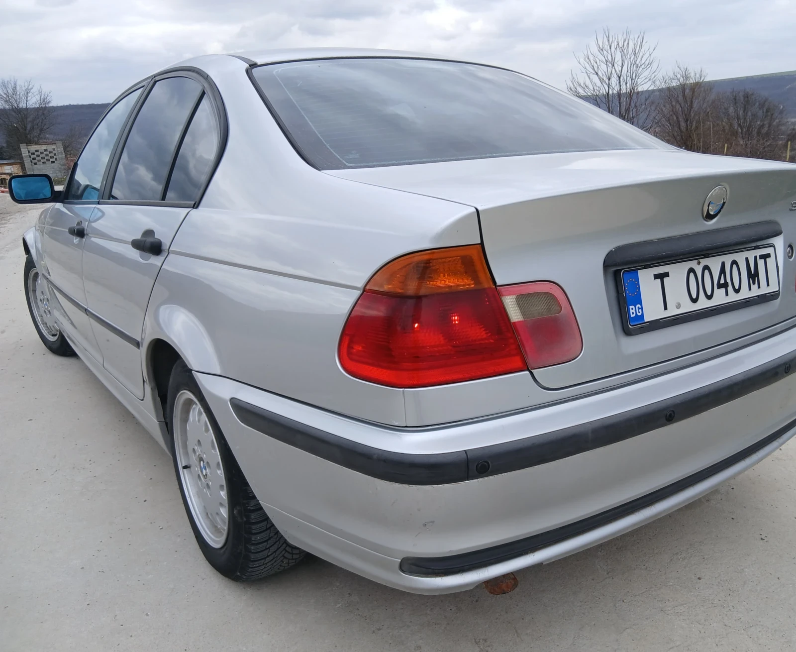 BMW 320, снимка 3 - Автомобили и джипове - 54020427