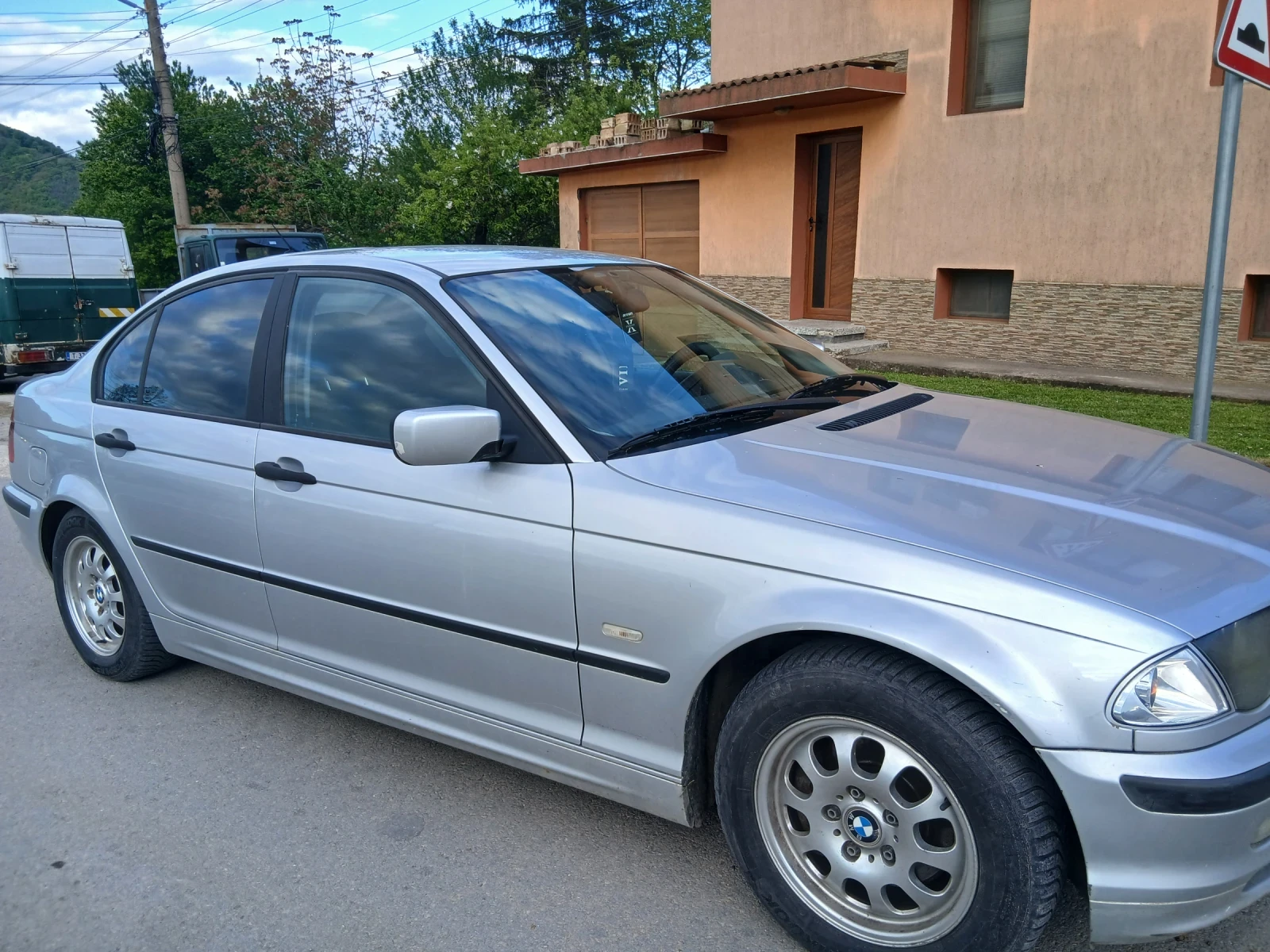 BMW 320, снимка 3 - Автомобили и джипове - 54020427