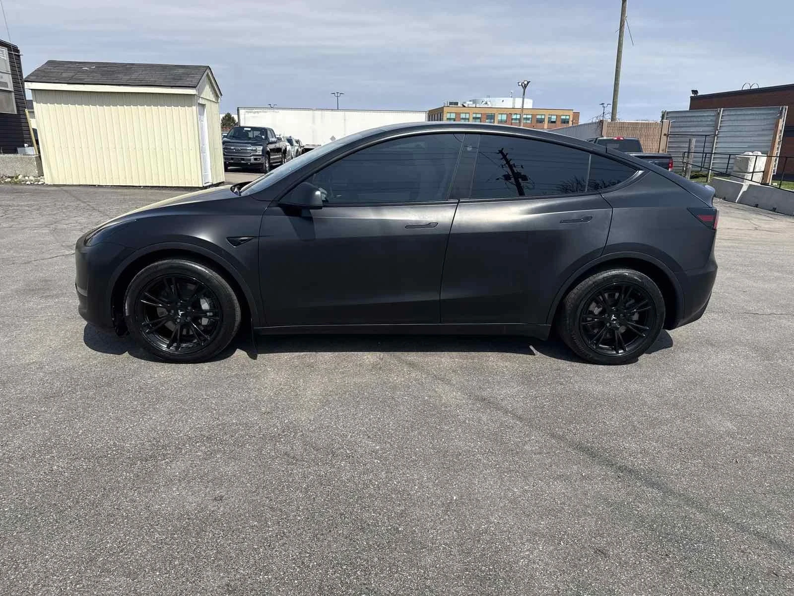 Tesla Model Y Long Range* Dual motor* Black Matte, снимка 4 - Автомобили и джипове - 54316598