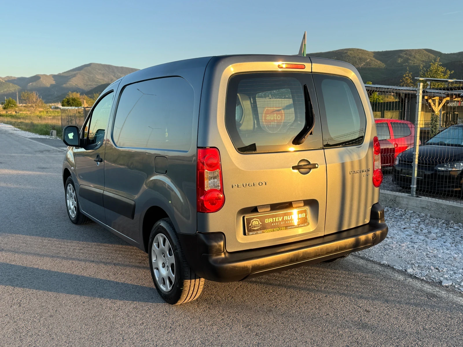 Peugeot Partner 1.6 HDi, снимка 6 - Автомобили и джипове - 54322441