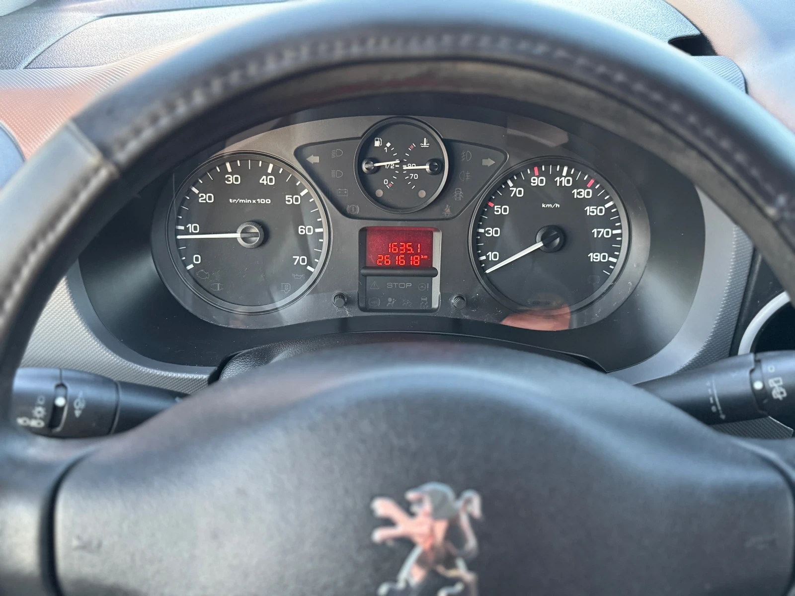 Peugeot Partner 1.6 HDi, снимка 16 - Автомобили и джипове - 54322441