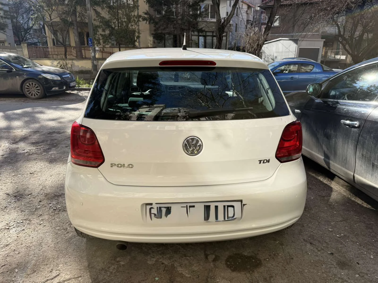 VW Polo 1.6 TDI/DSG/, снимка 8 - Автомобили и джипове - 54396992