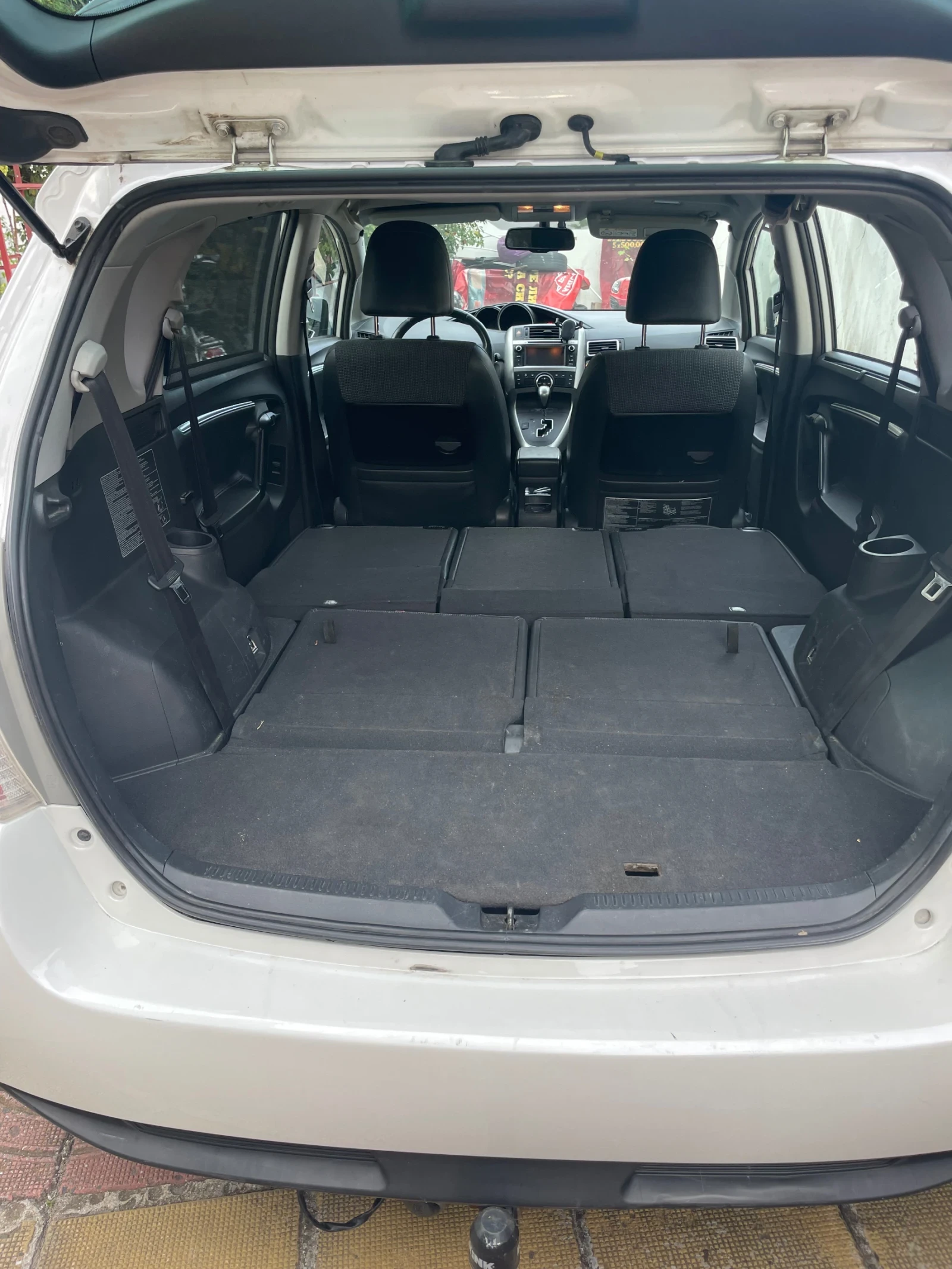 Toyota Verso Бензин газ, снимка 9 - Автомобили и джипове - 55665971