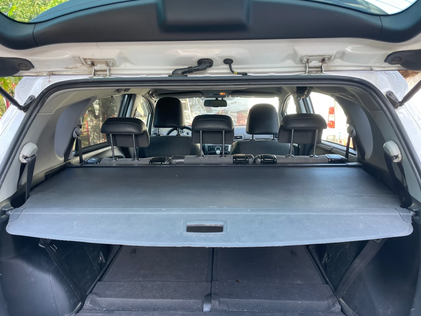 Toyota Verso Бензин газ, снимка 12 - Автомобили и джипове - 55665971