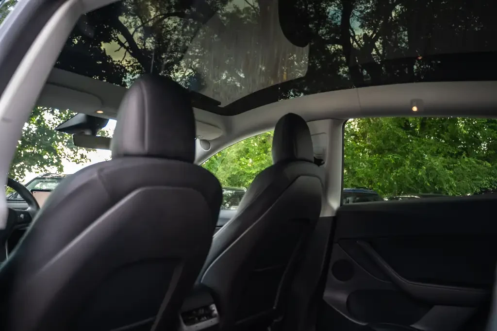 Tesla Model Y Long Range| NoAccident| AWD| ACC| BSM| 499KM, снимка 16 - Автомобили и джипове - 56061693