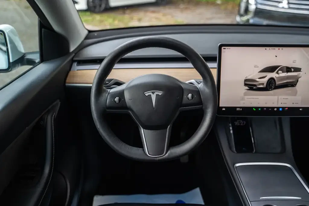 Tesla Model Y Long Range| NoAccident| AWD| ACC| BSM| 499KM, снимка 12 - Автомобили и джипове - 56061693