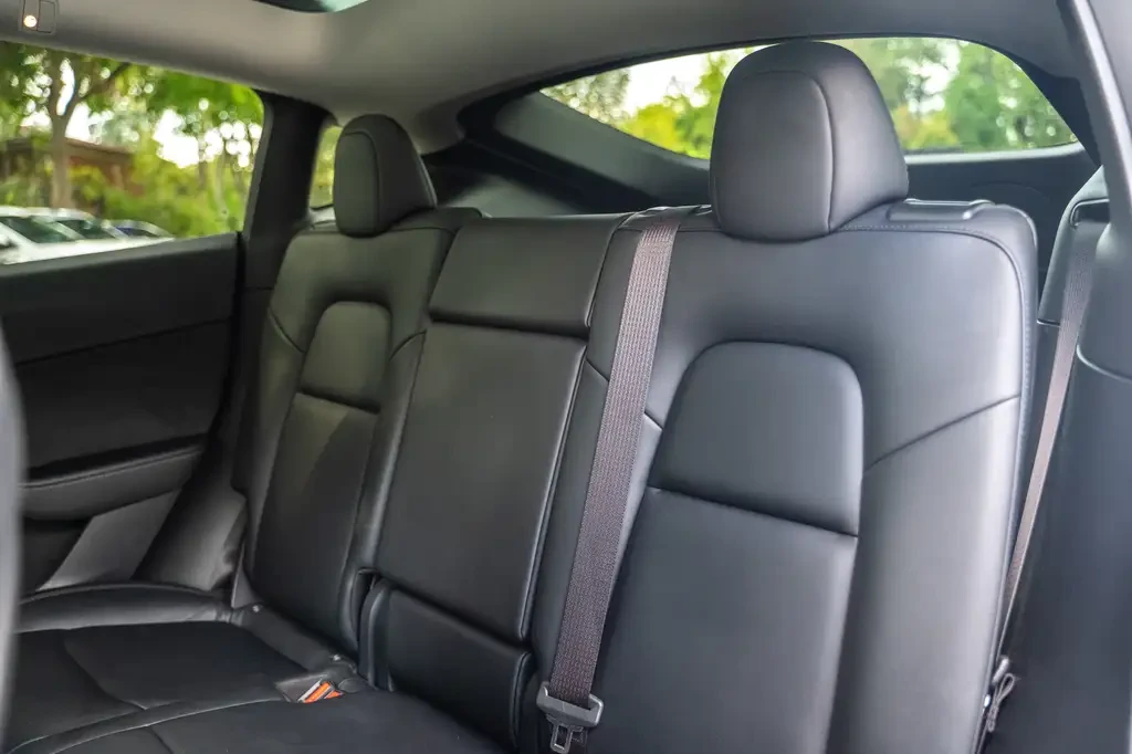 Tesla Model Y Long Range| NoAccident| AWD| ACC| BSM| 499KM, снимка 17 - Автомобили и джипове - 56061693