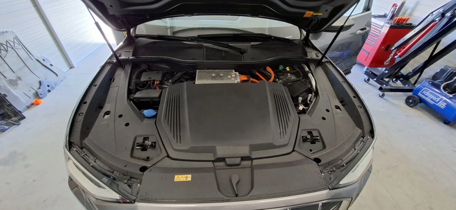 Audi E-Tron 55, снимка 6 - Автомобили и джипове - 56130181