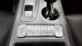 Hyundai Kona 64KWh/Premium/SOH100/Blue link - 17150 € / 33542.48 лв. - 74707687 14