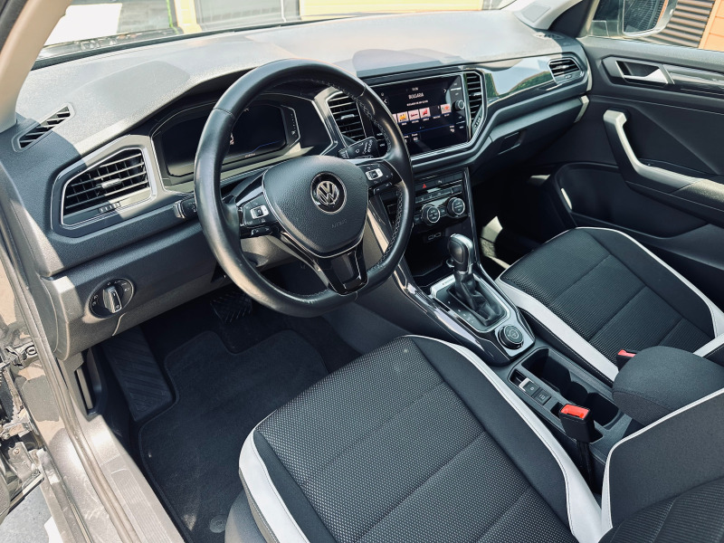 VW T-Roc 2.0TDI/DSG/4-motion/Distronic/Led/Navi/Camera, снимка 9 - Автомобили и джипове - 46789192