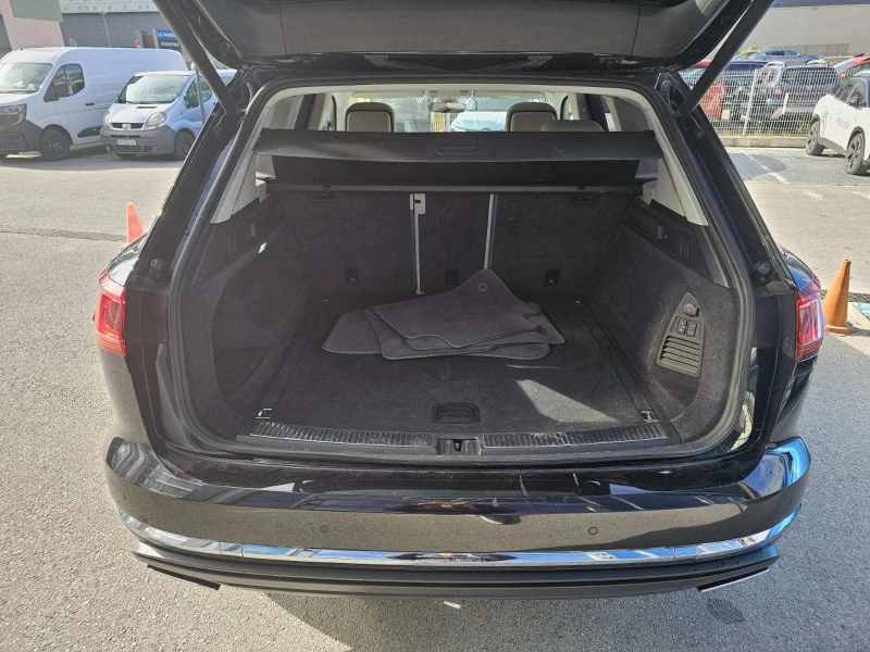 VW Touareg 3.0 dCi 286 hp, снимка 16 - Автомобили и джипове - 51963246