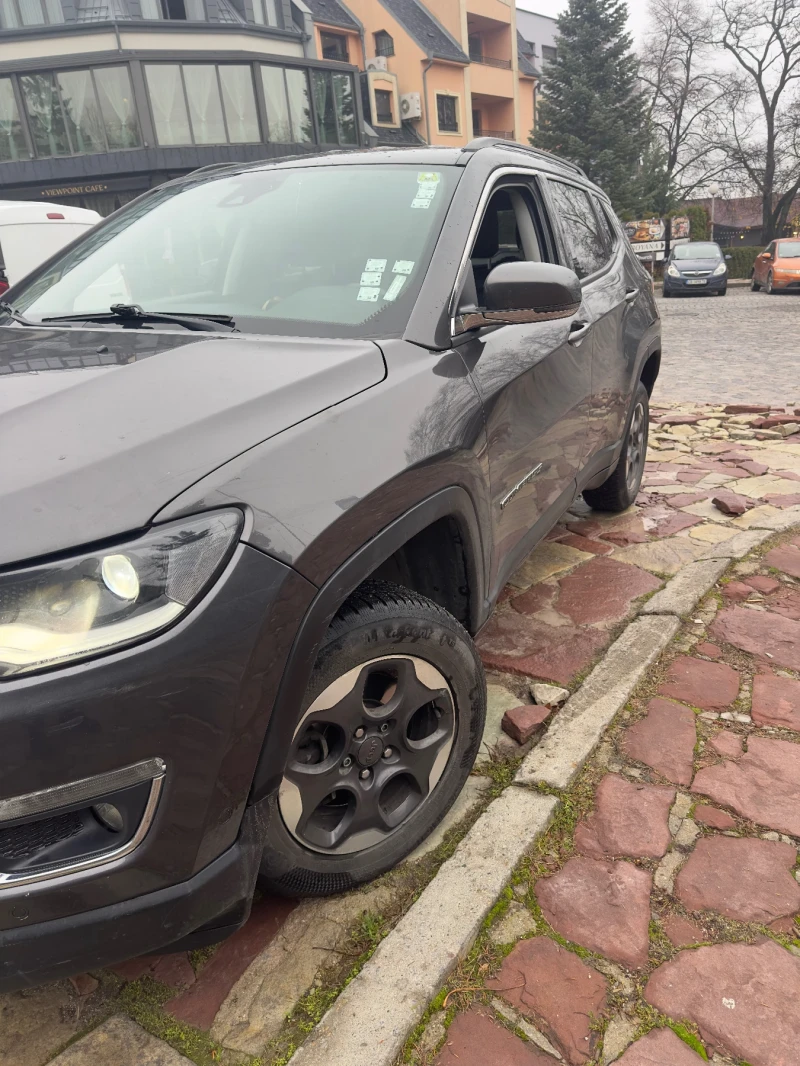 Jeep Compass Jeep Compass Limited 2.4I 4x4, снимка 2 - Автомобили и джипове - 52596792