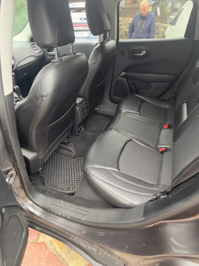 Jeep Compass Jeep Compass Limited 2.4I 4x4, снимка 9 - Автомобили и джипове - 52596792