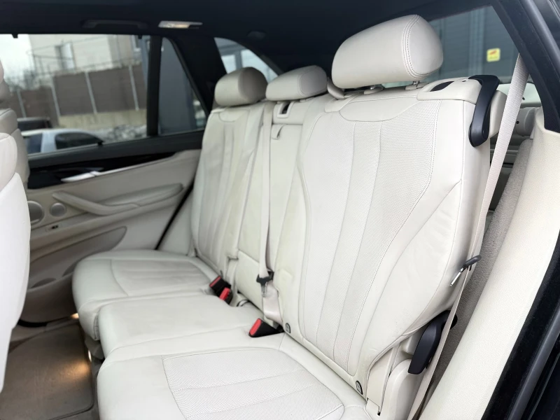 BMW X5 M50D/381HP/CAM/HUD/B&O/PANO/KEY-GO/NIGHT/ОБДХ/7сед, снимка 16 - Автомобили и джипове - 52652456